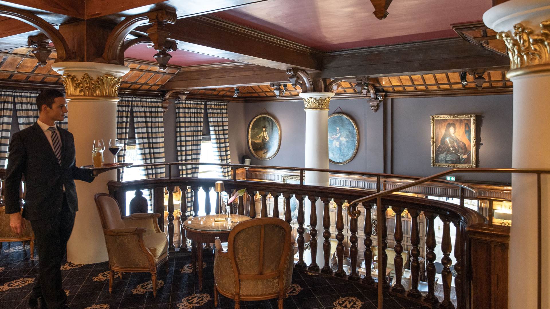Le-Negresco-Le-bar-c-Gregoire-Gardette-927.jpg