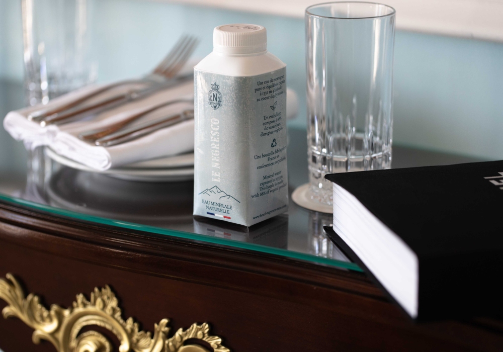 Le-Negresco-eau-room-servicec-Gregoire-Gardette-6420-bd.jpg