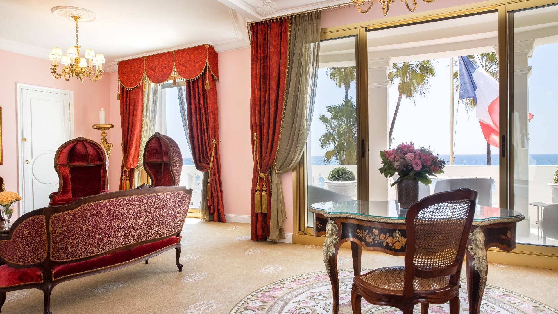 Le-Negresco-Suite-Montserrat-Caballe-c-Gregoire-Gardette-6089-2-HD.jpg