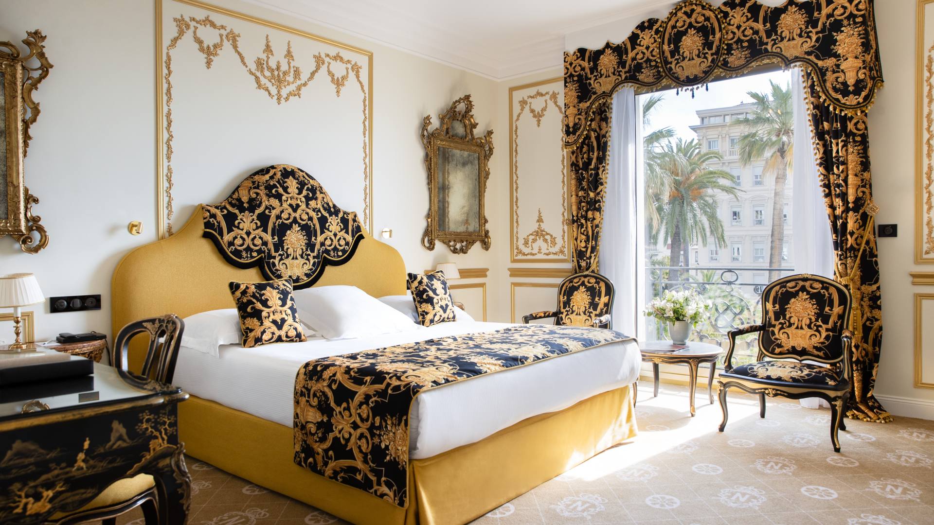 Le-Negresco-ch-211-Deluxe-vue-mer-cGregoire-Gardette-4334-HD-copie.jpg