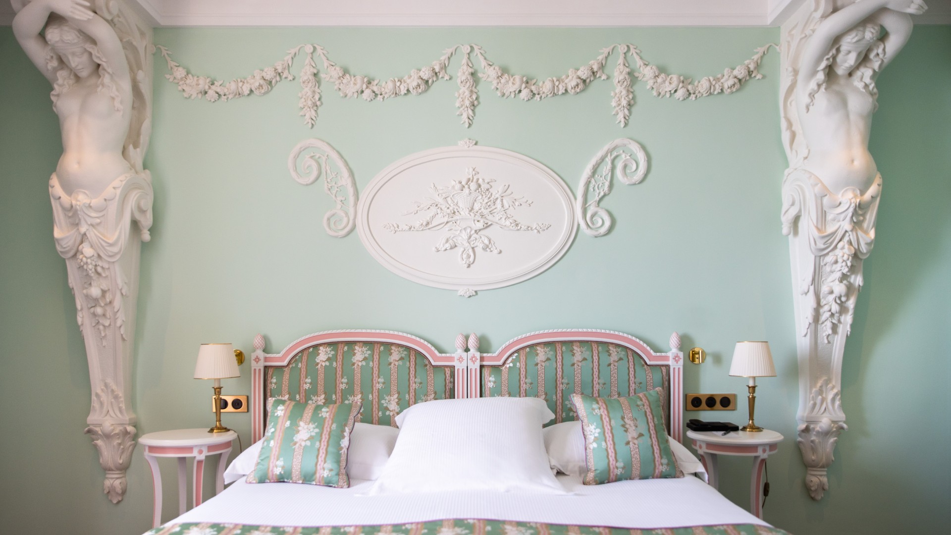 Le-Negresco-ch-424-Deluxe-vue-mer-cGregoire-Gardette-4428-HD-copie.jpg