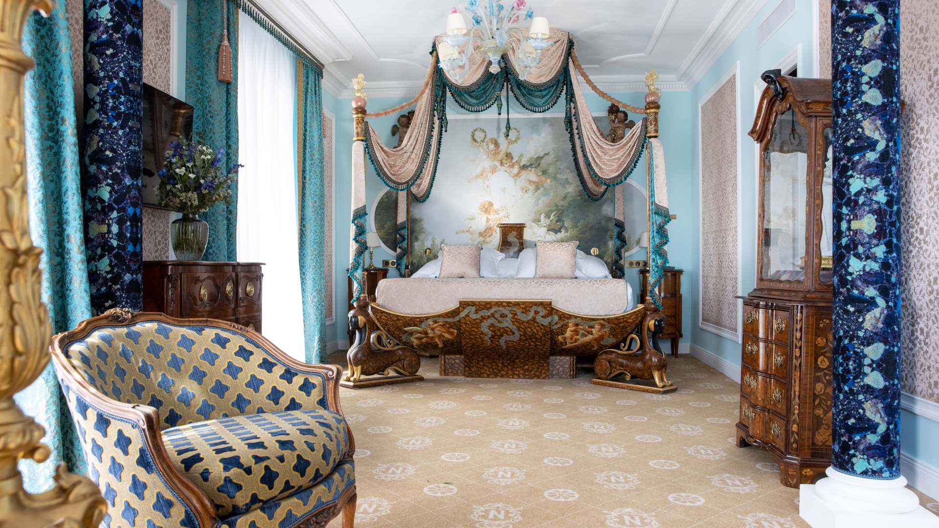 Le-Negresco-ch127-Jr-Suite-La-VenitiennecGregoire-Gardette-0840-HD.jpg
