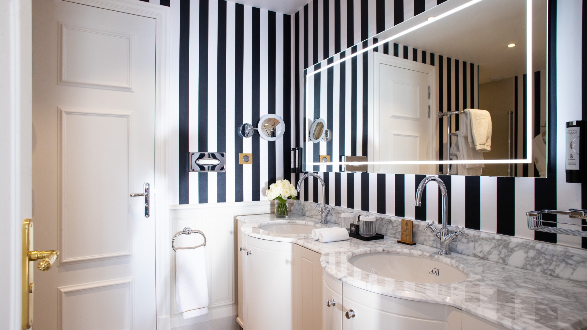 Le-Negresco-ch127-Jr-Suite-La-VenitiennecGregoire-Gardette-0978-HD.jpg