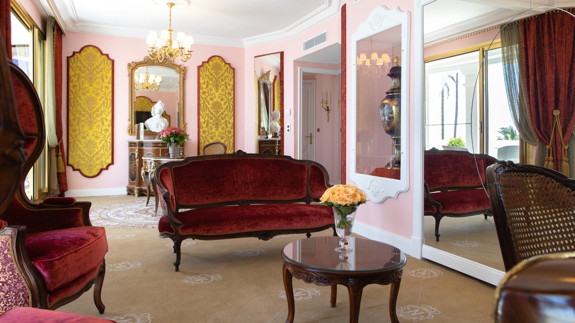 Le-Negresco-suite-Montserrat-Caballe-c-Gregoire-Gardette-6106-HD-1.jpg