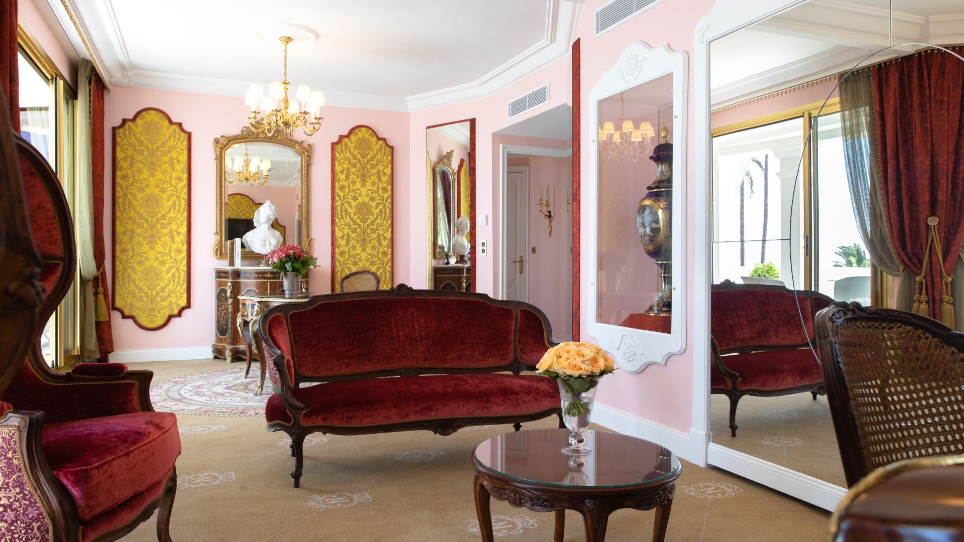 Le-Negresco-suite-Montserrat-Caballe-c-Gregoire-Gardette-6106-HD-2.jpg