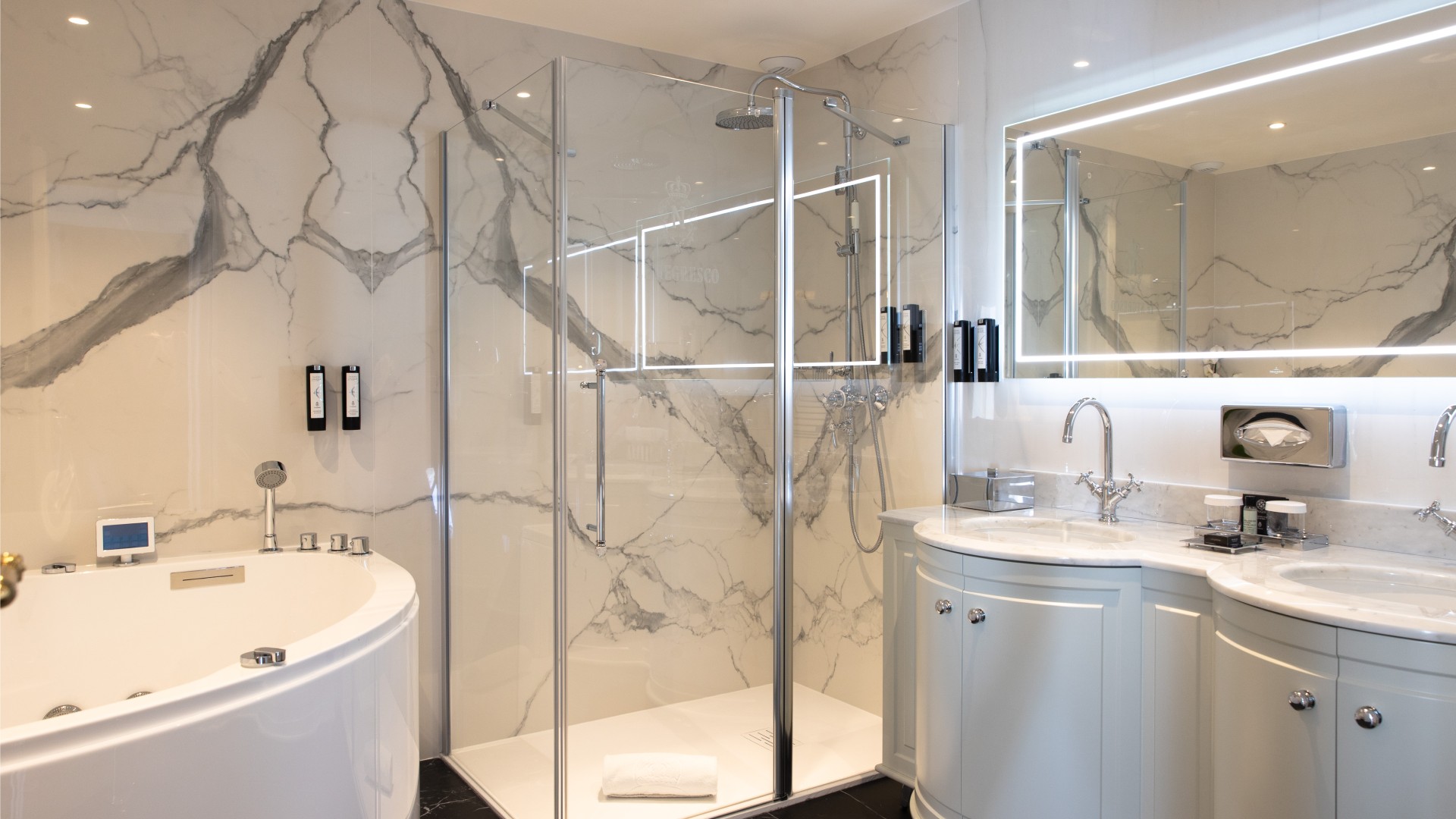 last_Le-Negresco-suites-c-Gregoire-Gardette-5902-HD.jpg