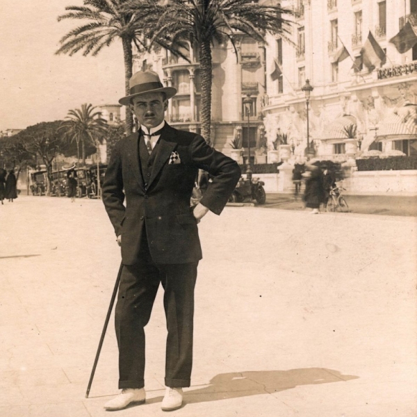 1913.jpg