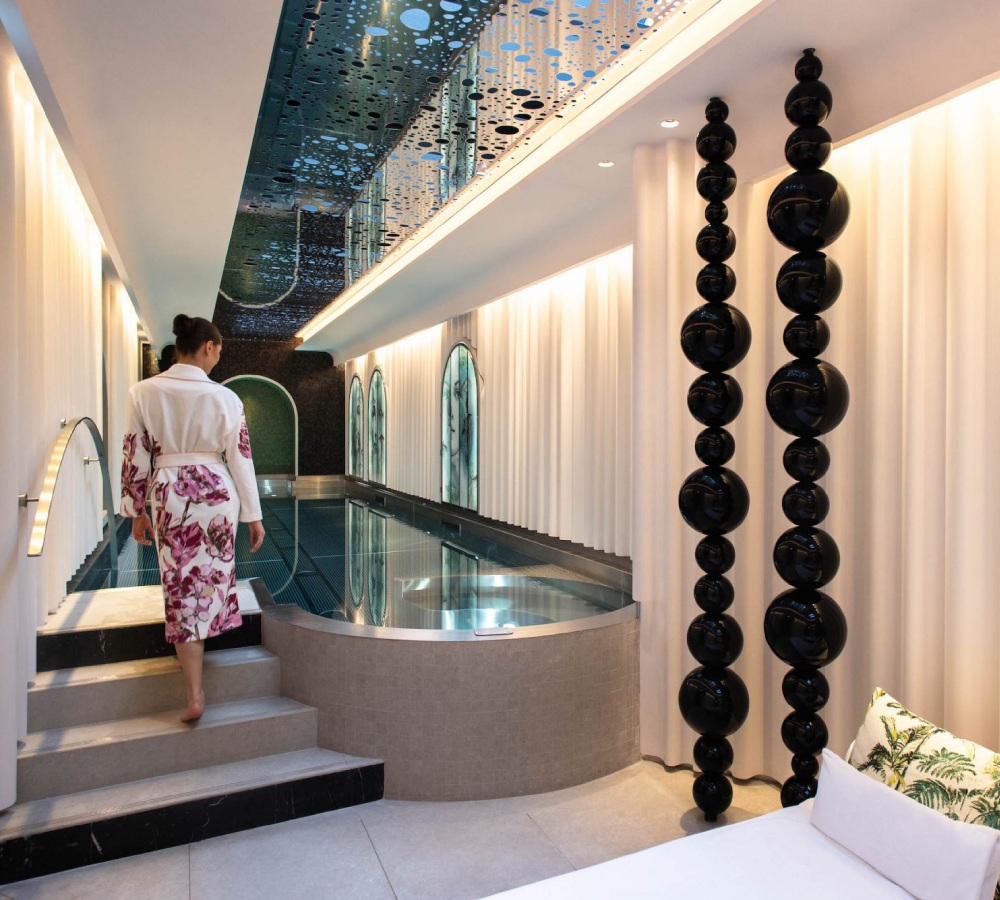 Le-Negresco-N-Le-Spa-La-piscine-c-Gregoire-Gardette-9950-BD-2048x1365-1.jpg