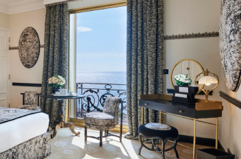 Le-Negresco_ch218-Deluxe-vue-mer-c-Anthony-Lanneretonne_096.jpg