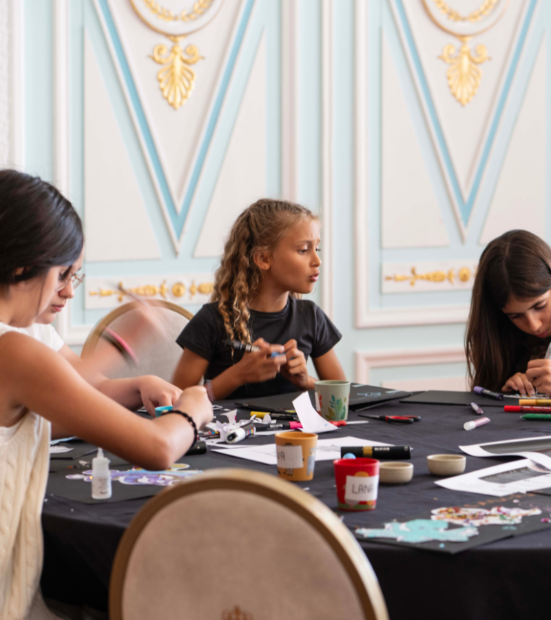 Le-Negresco_Les-Enfants-Arty©Mujo_Simona_Simonetti_2025-800x900px.png